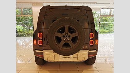 Defender 110 6