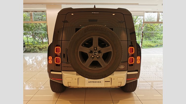 2020 認定中古車 Land Rover Defender 110 サントリーニブラック P300 AWD（AT） ベースグレード