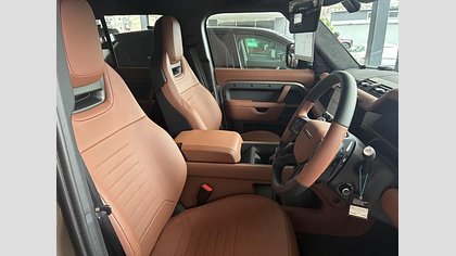Defender 110 9