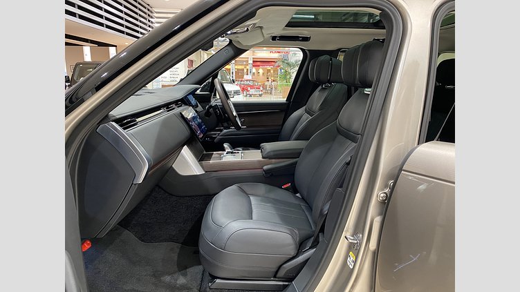 2024 認定中古車 Land Rover Range Rover バトゥミゴールド P550 AWD PHEV（AT） スタンダードホイールベース Autobiography