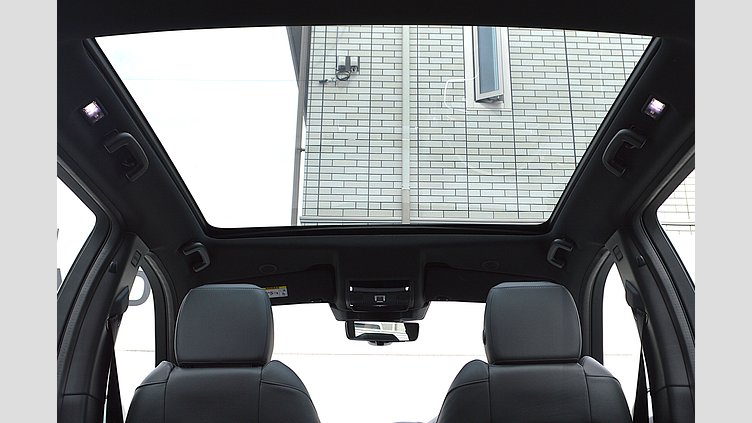 2024 認定中古車 Land Rover Discovery Sport オストゥーニパールホワイト プラグインハイブリッド（ガソリン） 標準ホイール Dynamic HSE