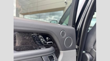 Range Rover 19