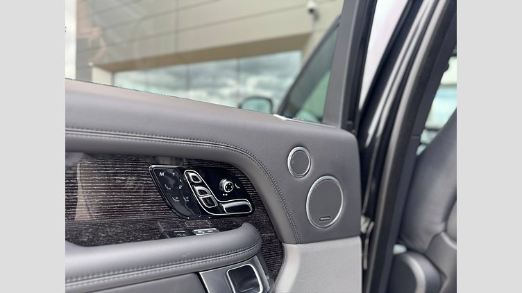 2018 Вживаний Land Rover Range Rover Santorini Black 4.4 litre SDV8 Diesel Autobiography