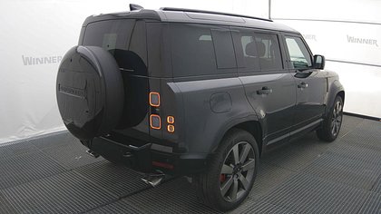 Defender 110 3