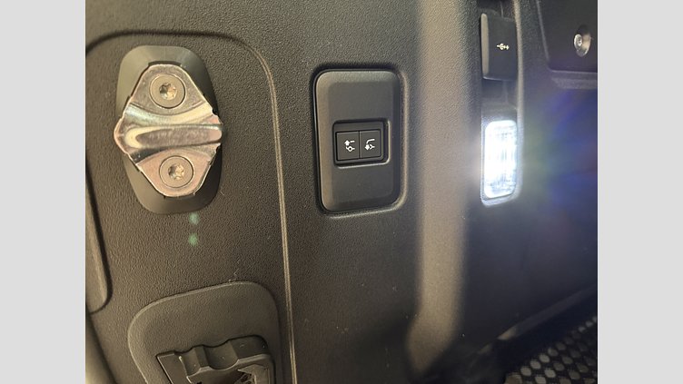 2026 Ny Land Rover Defender 110 Santorini Black Bensin Laddhybrid X-Dynamic SE