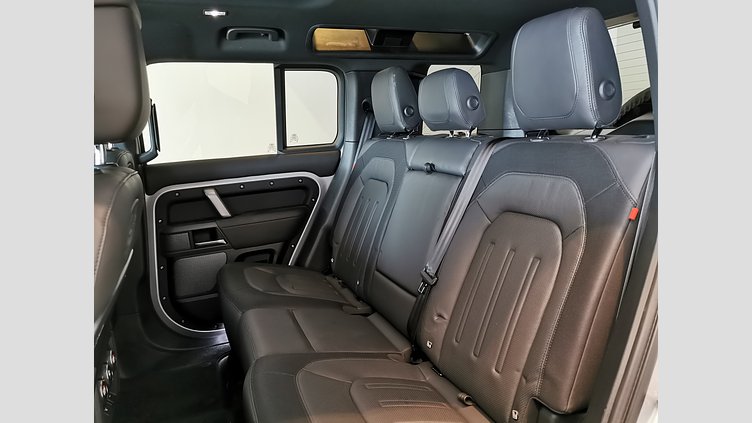 2021 認定中古車 Land Rover Defender 110 ハクバシルバー D300 AWD（AT） X-DYNAMIC SE