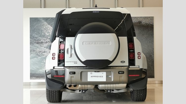 2021 認定中古車 Land Rover Defender 110 ハクバシルバー D300 AWD（AT） X-DYNAMIC SE