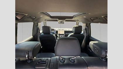 Defender 110 8