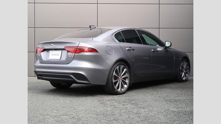 2019 認定中古車 Jaguar XE アイガーグレー D180 RWD AUTOMATIC 4 door Saloon S