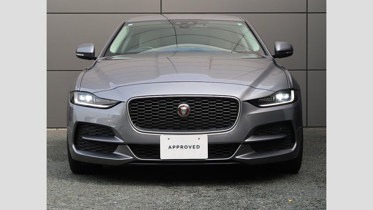 2019 認定中古車 Jaguar XE アイガーグレー D180 RWD AUTOMATIC 4 door Saloon S