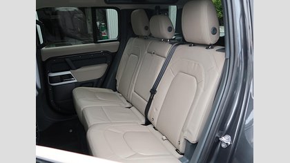 Defender 110 4