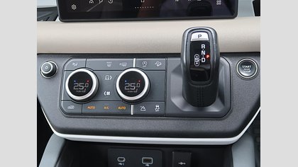 Defender 110 13