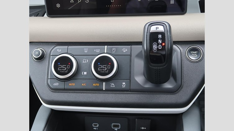 2023 認定中古車 Land Rover Defender 110 Carpathian Grey 2.0 litre i4P Petrol SE