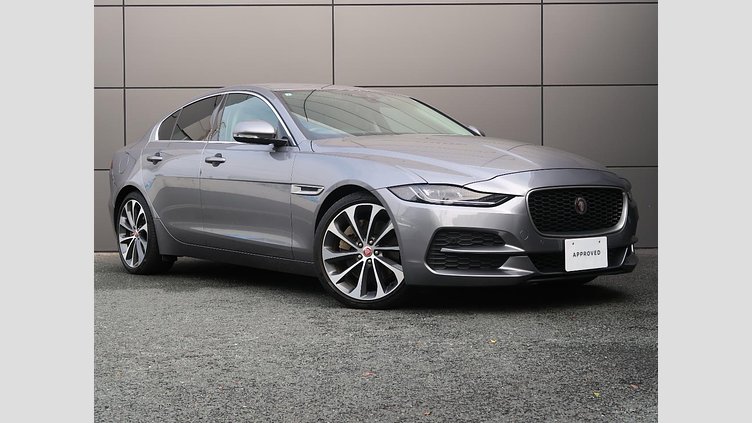 2019 認定中古車 Jaguar XE アイガーグレー D180 RWD AUTOMATIC 4 door Saloon S