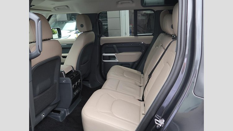 2023 認定中古車 Land Rover Defender 110 Carpathian Grey 2.0 litre i4P Petrol SE