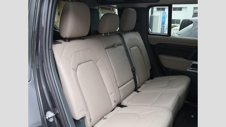 2023 認定中古車 Land Rover Defender 110 Carpathian Grey 2.0 litre i4P Petrol SE
