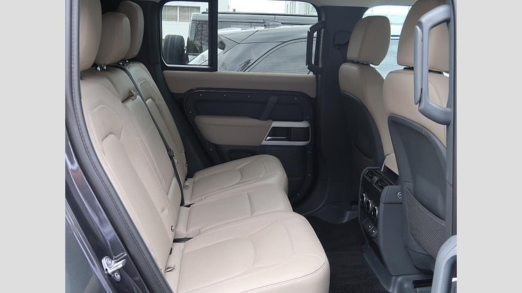 2023 認定中古車 Land Rover Defender 110 Carpathian Grey 2.0 litre i4P Petrol SE