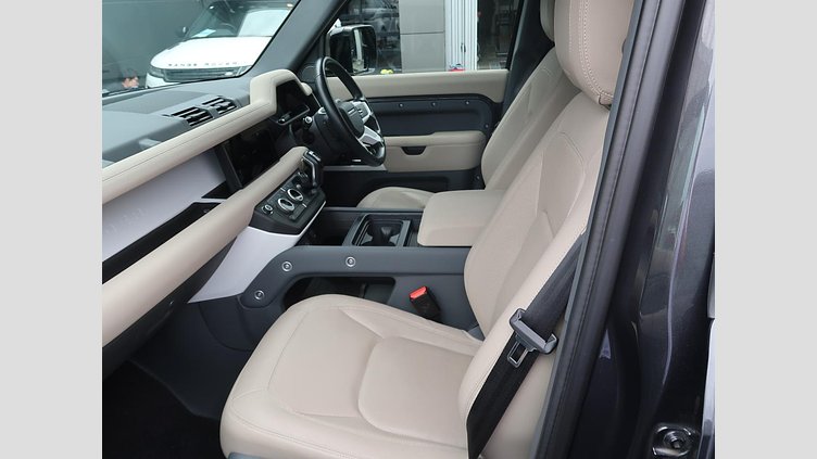 2023 認定中古車 Land Rover Defender 110 Carpathian Grey 2.0 litre i4P Petrol SE