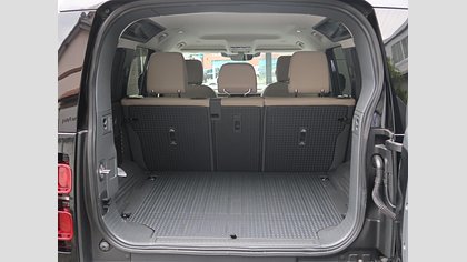 Defender 110 42