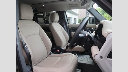 Defender 110 4