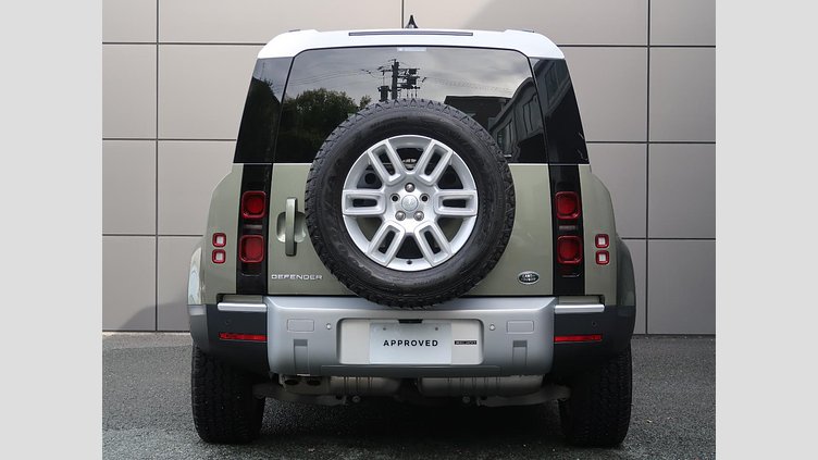 2023 認定中古車 Land Rover Defender 110 Pangea Green 3.0 litre i6D​ S