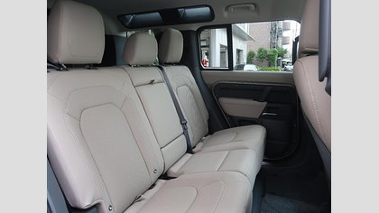 Defender 110 69