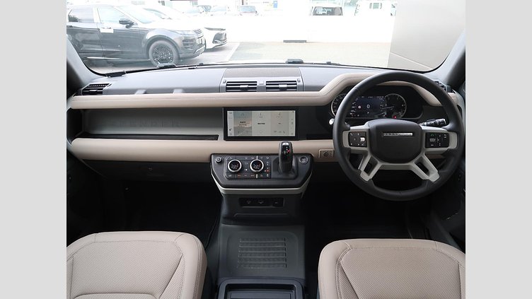 2023 認定中古車 Land Rover Defender 110 Pangea Green 3.0 litre i6D​ S