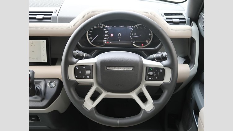 2023 認定中古車 Land Rover Defender 110 Pangea Green 3.0 litre i6D​ S