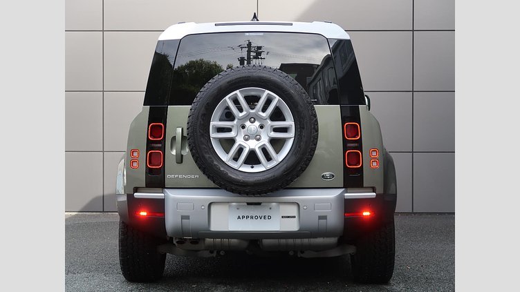 2023 認定中古車 Land Rover Defender 110 Pangea Green 3.0 litre i6D​ S