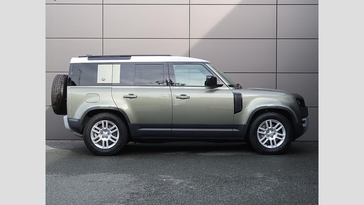 2023 認定中古車 Land Rover Defender 110 Pangea Green 3.0 litre i6D​ S