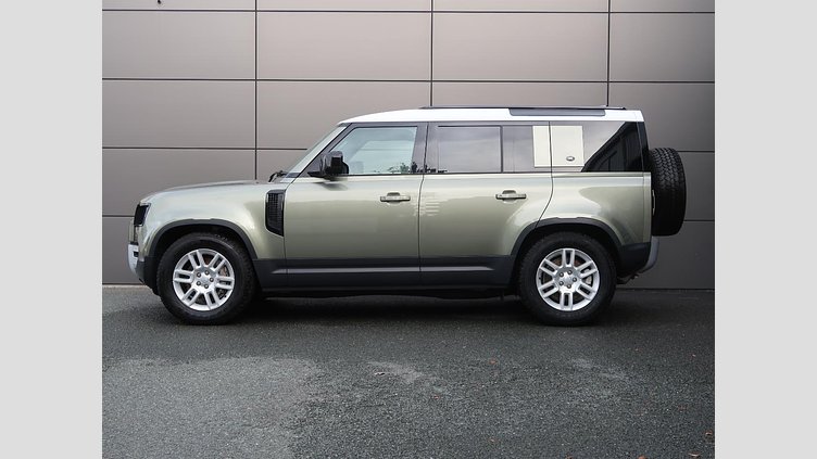 2023 認定中古車 Land Rover Defender 110 Pangea Green 3.0 litre i6D​ S