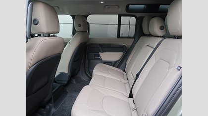 Defender 110 51