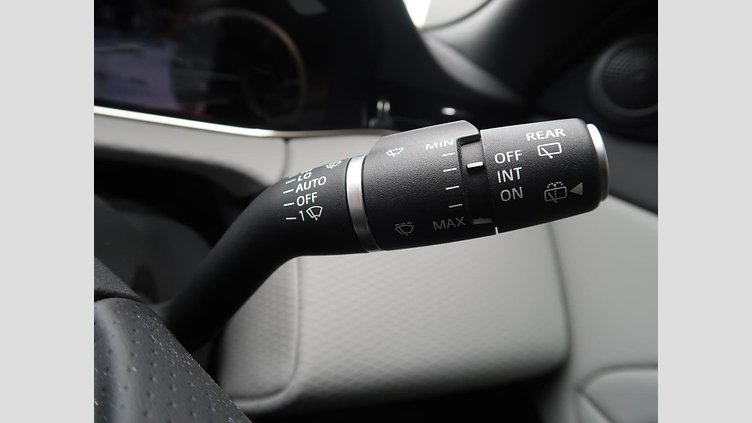 2023 認定中古車 Land Rover Range Rover Evoque フジホワイト D200 AWD（オートマチック）MHEV R-DYNAMIC S