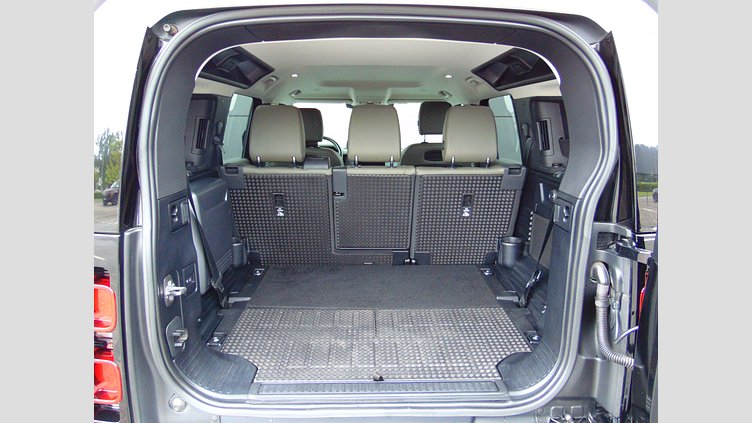 2021 Вживаний Land Rover Defender 110 Santorini Black 3.0 litre i6D​ SE