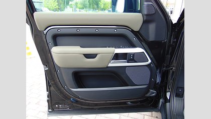 Defender 110 11