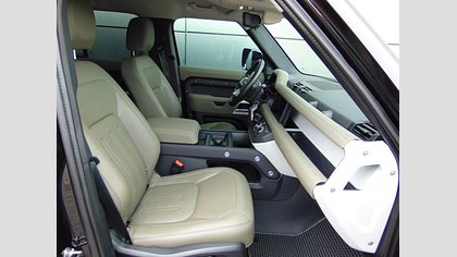 Defender 110 13