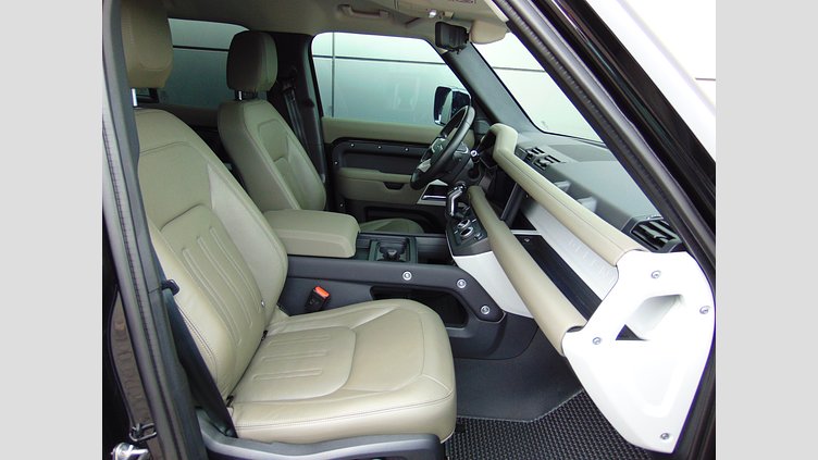 2021 Вживаний Land Rover Defender 110 Santorini Black 3.0 litre i6D​ SE