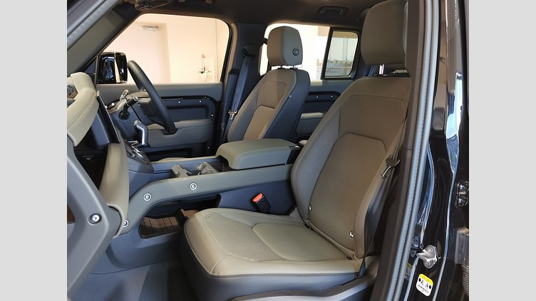 2024 認定中古車 Land Rover Defender 110 サントリーニブラック D350 ディーゼルマイルドハイブリッド X-Dynamic HSE