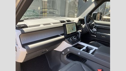 Defender 110 8