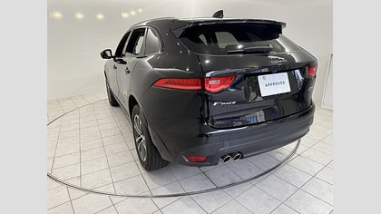 F-Pace 1