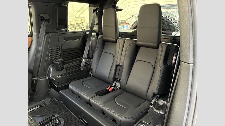 2023 認定中古車 Land Rover Defender 110 カルパチアングレイ D300 AWD（AT） X-DYNAMIC HSE