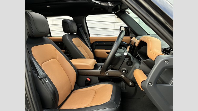 2023 認定中古車 Land Rover Defender 110 カルパチアングレイ D300 AWD（AT） X-DYNAMIC HSE