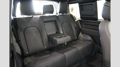 Defender 90 27