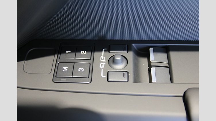 2025 認定中古車 Land Rover Defender 90 フジホワイト D350 ディーゼルマイルドハイブリッド X-Dynamic HSE