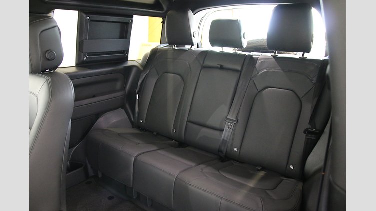 2025 認定中古車 Land Rover Defender 90 フジホワイト D350 ディーゼルマイルドハイブリッド X-Dynamic HSE
