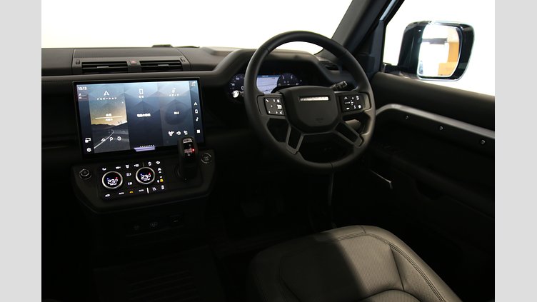 2025 認定中古車 Land Rover Defender 90 フジホワイト D350 ディーゼルマイルドハイブリッド X-Dynamic HSE