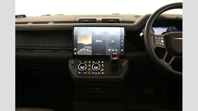 2025 認定中古車 Land Rover Defender 90 フジホワイト D350 ディーゼルマイルドハイブリッド X-Dynamic HSE