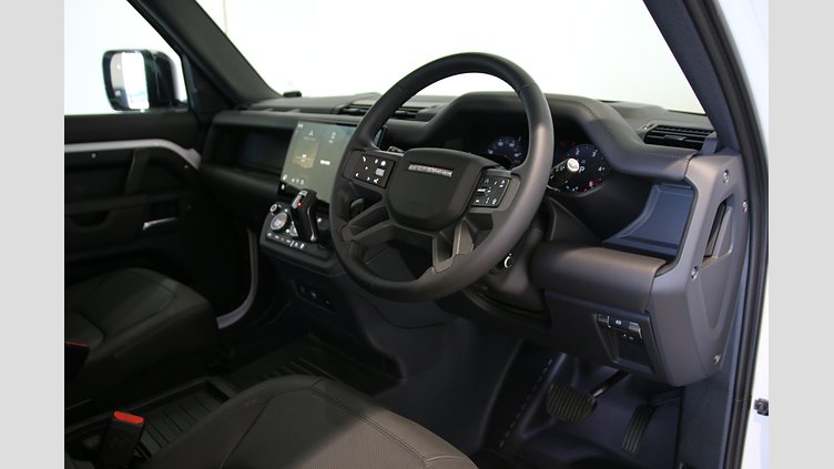 2025 認定中古車 Land Rover Defender 90 フジホワイト D350 ディーゼルマイルドハイブリッド X-Dynamic HSE