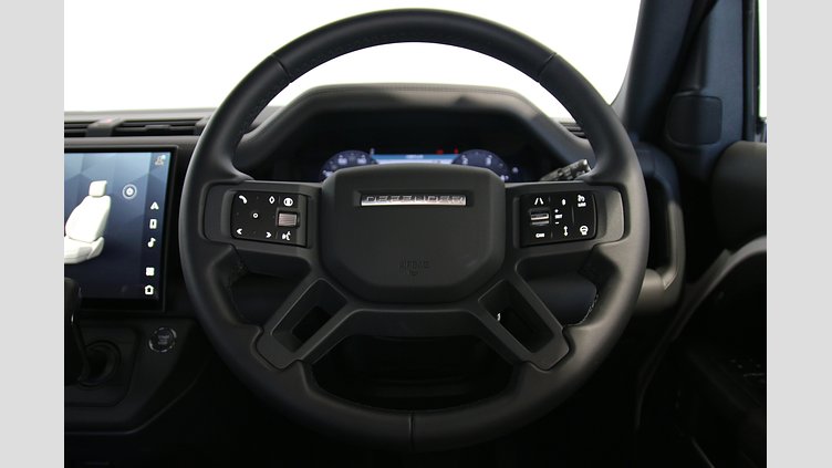 2025 認定中古車 Land Rover Defender 90 フジホワイト D350 ディーゼルマイルドハイブリッド X-Dynamic HSE
