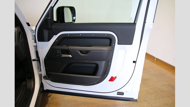2025 認定中古車 Land Rover Defender 90 フジホワイト D350 ディーゼルマイルドハイブリッド X-Dynamic HSE